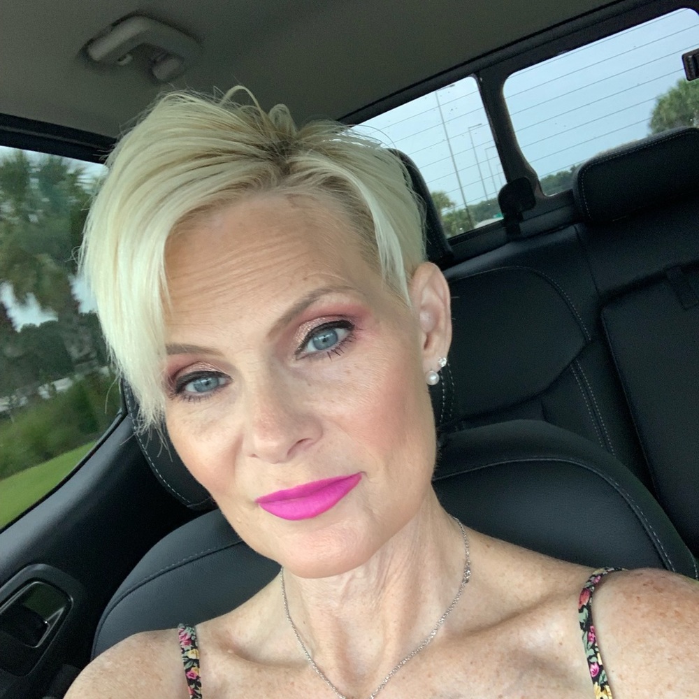 Meet your Posher, Stephanie